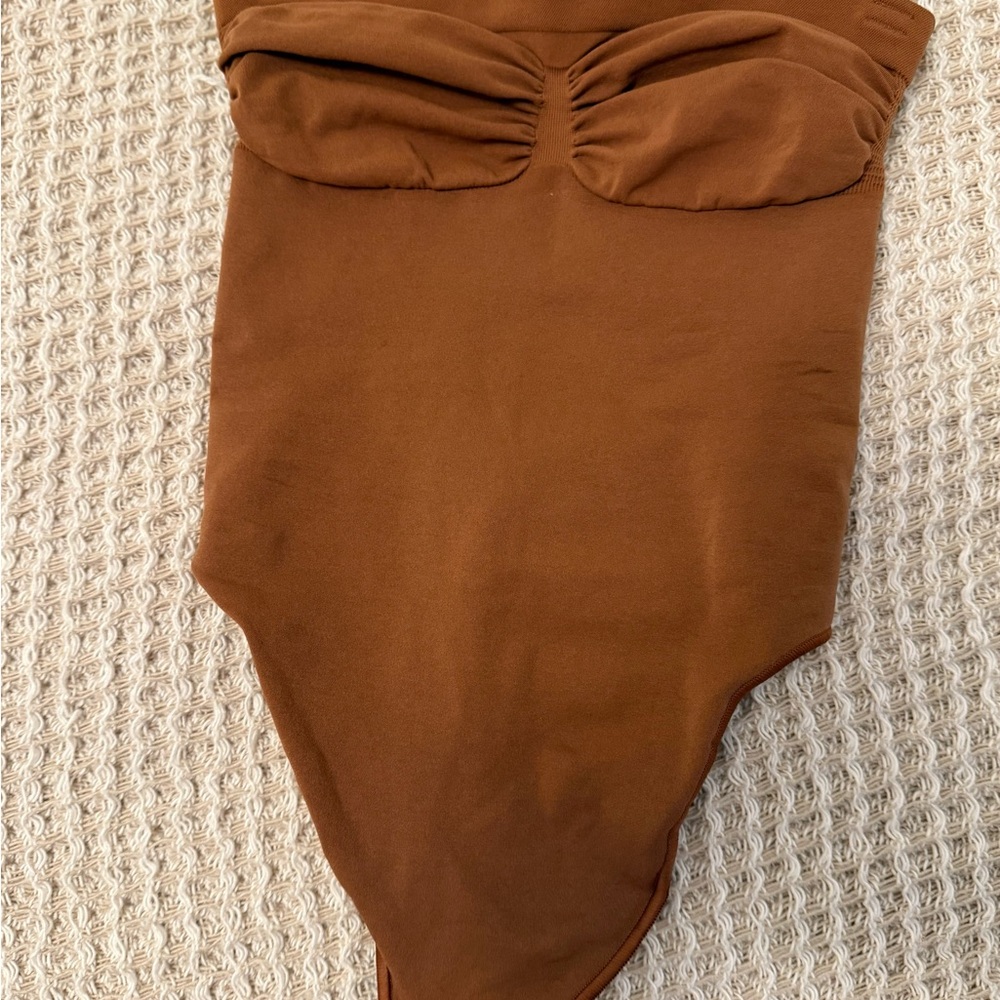 Skims Seamless Scuplt Strapless Bodysuit